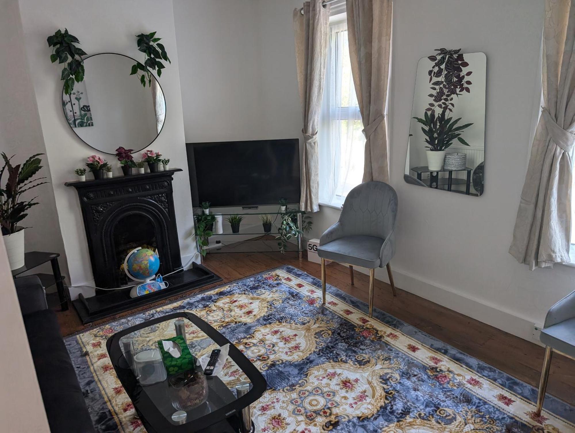 Jacob Lodge Sutton  Ngoại thất bức ảnh